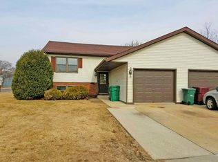 636 Oriole Ct, Grayslake, IL 60030