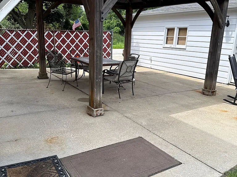 16W780 57th Ct — Photo 6