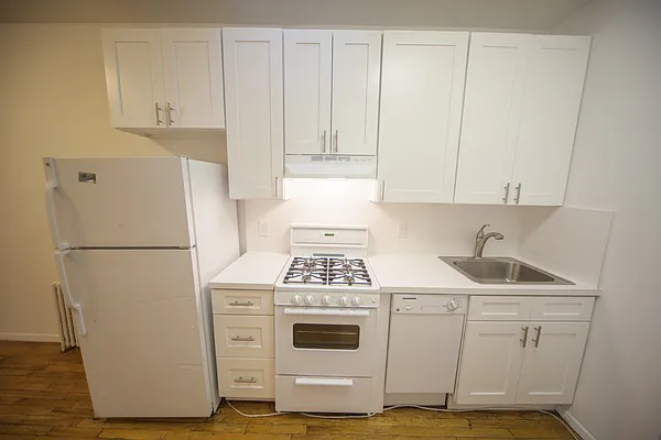 Rented by Park West Realty Company | media 7