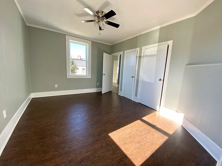18 Sirrine St — Photo 8