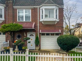 21-02 123rd St, College Point, NY 11356