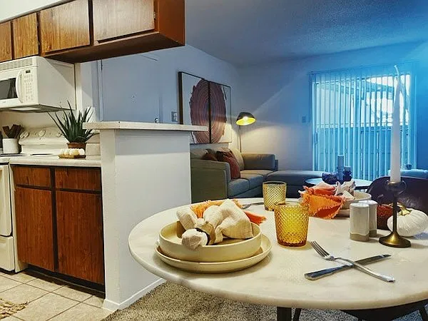 Double Tree Apts. — Photo 3