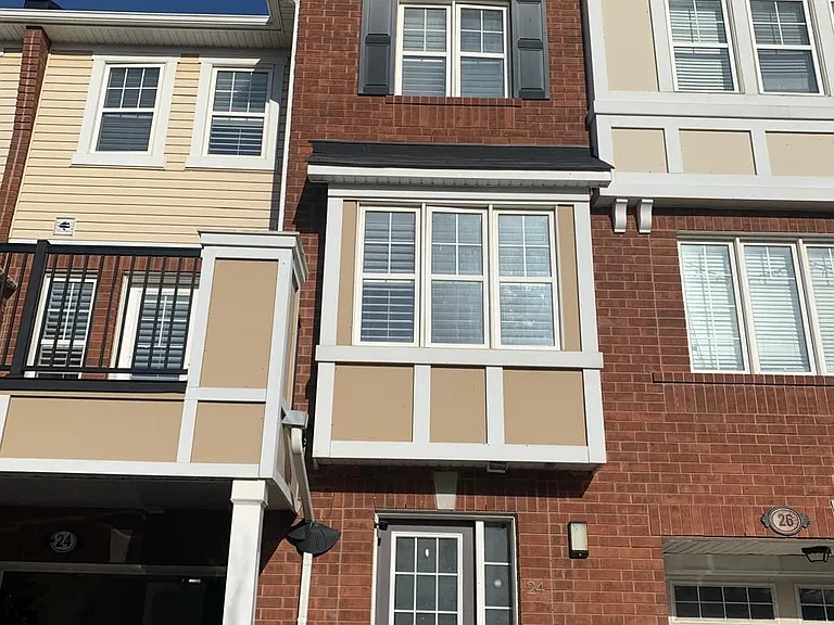 24 Midhope Way — Photo 2