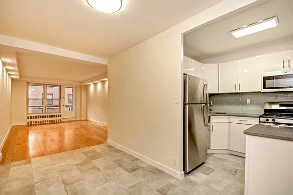 Sold by Jackson Heights Properties Real Estate LLC | media 24