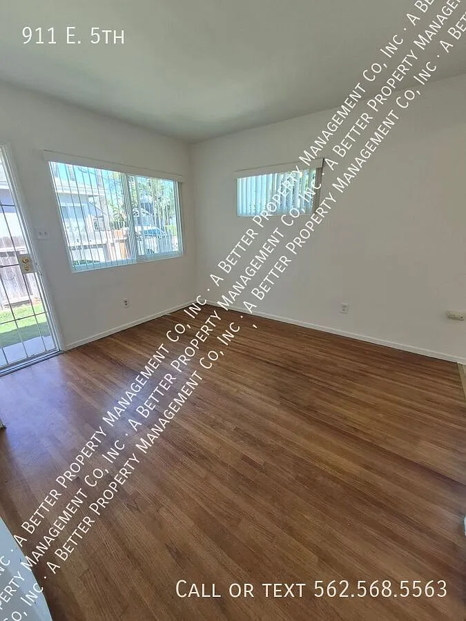 Gated Front One Bedroom W/ All New Kitchen & Hardwood Floors — Photo 4