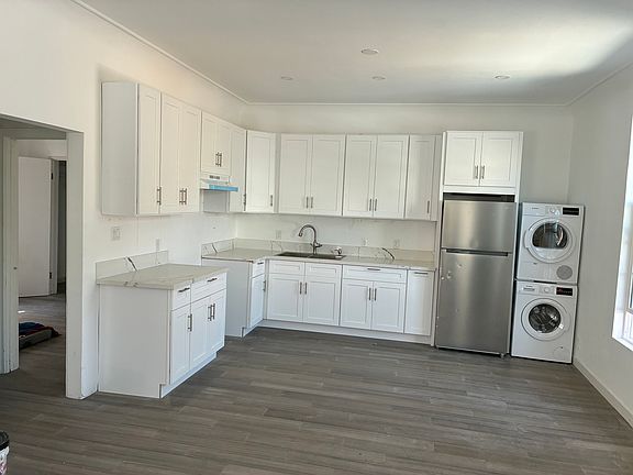 3rd image of 3223A E Colorado Blvd