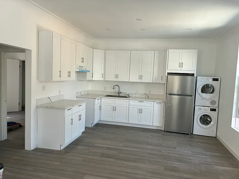 3223A E Colorado Blvd — Photo 1