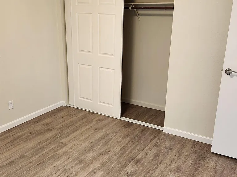 1308 Palos Verdes Dr #6 — Photo 10