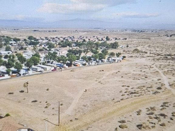 3rd image of 0 Vac Ave E