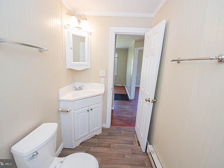 602 E Main St — Photo 58