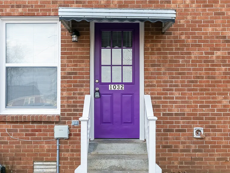1032 Hickory Hill Ln — Photo 3