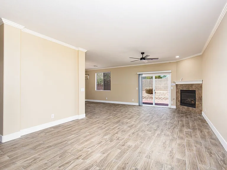 8723 Evan Lilas St — Photo 5