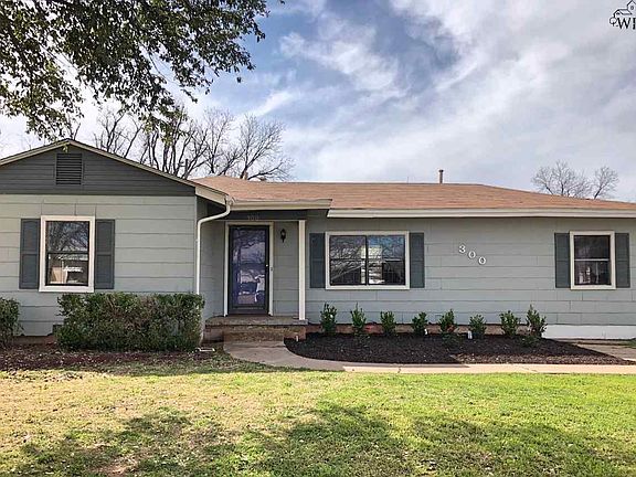 2nd image of 300 Bluebonnet Dr