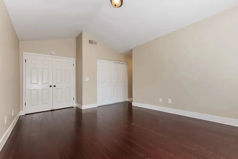 3 bed, 2.5 bath, 1946 sqft, $2,500 — Photo 2