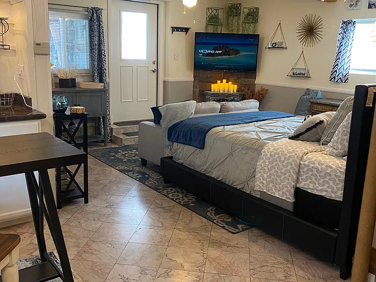 2227 Bolinas St #2 — Photo 6