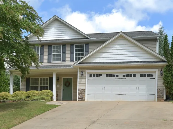 509 Oak Cir, Easley, SC 29640