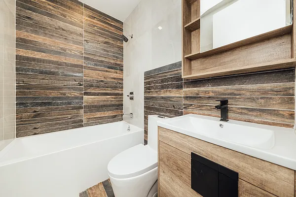 Rented by Nooklyn NYC LLC | media 4