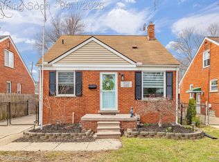 27721 Grant St, Saint Clair Shores, MI