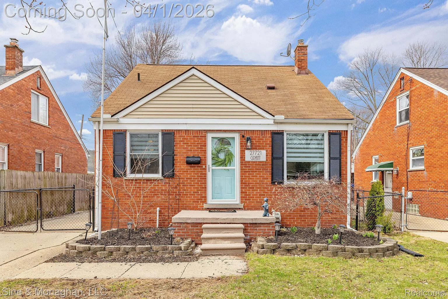 27721 Grant St photo 1