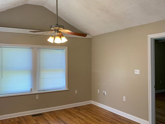 3rd image of 1112 Cabell Dr