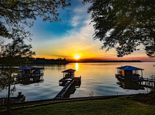 235 Island Dr, Livingston, TX 77351