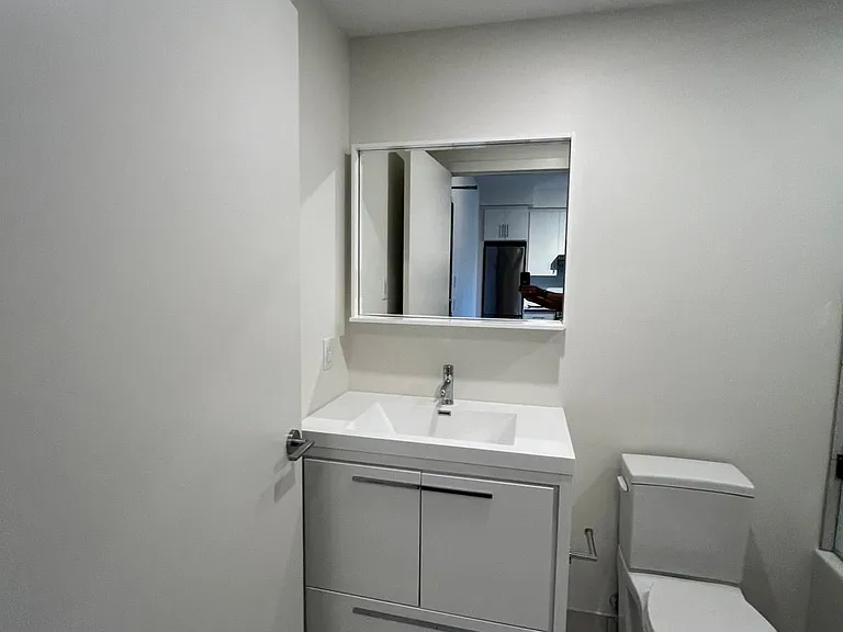 212 King William St #522 — Photo 10