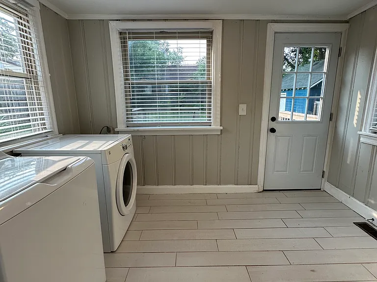 813 Gwynn Dr — Photo 7