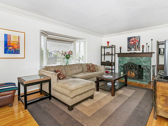 2nd image of 2529 32nd St