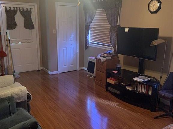 4th image of 411 Pinoak Dr