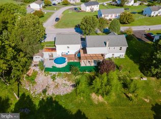 241 Crestview Dr, Martinsburg, WV 25405
