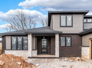 989 E Siler Pkwy, Springfield, MO 65810