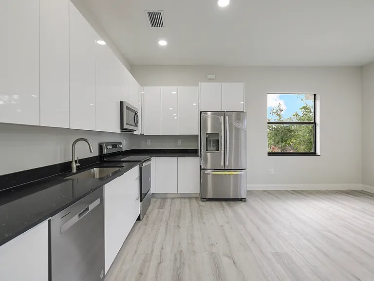 1213 County St E — Photo 6