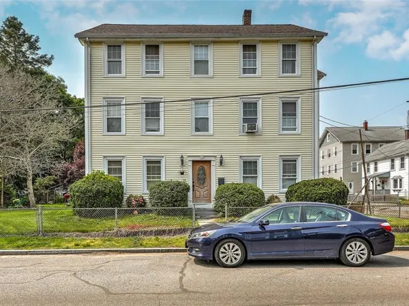 91 Arnold St, Lincoln, RI 02865