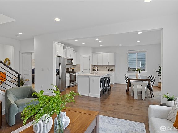 5th image of 2214 115TH Drive SE