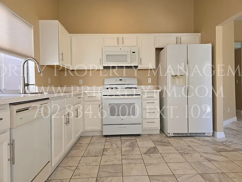 2 bed, 1131 sqft, $1,775 — Photo 3