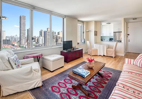 2nd image of 200 E 89th St APT 15F