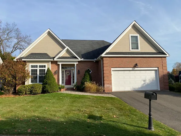 2 Stonegate Circle, Cheshire, CT 06410