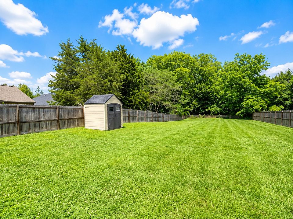 2nd image of 226 Stone Bluff Way