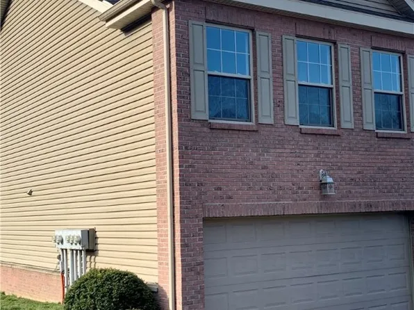 305 Adele Ct, Pittsburgh, PA 15229