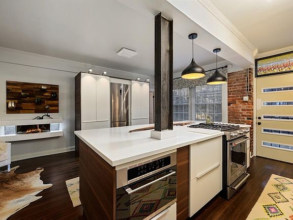 2nd image of 4436 J C Nichols Pkwy #1