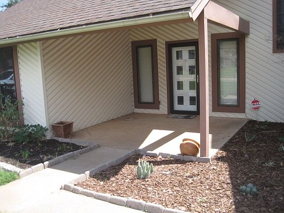 2nd image of 2431 Franklin Dr