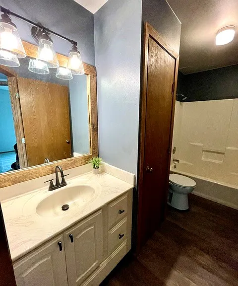 N114W16700 Crown Dr #6 — Photo 8