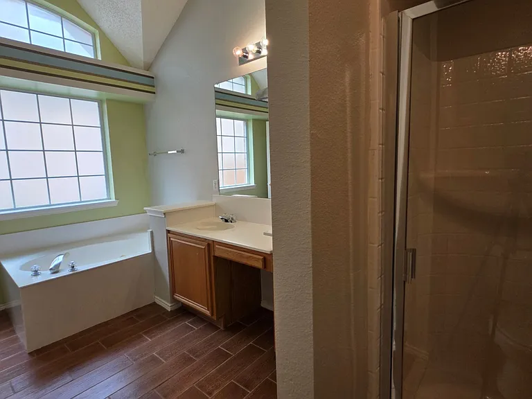 1268 Topeka Dr — Photo 20