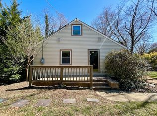 2127 Pimmit Dr, Falls Church, VA 22043