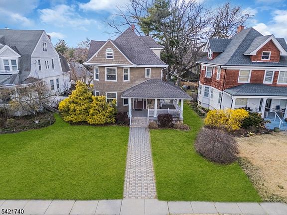 2nd image of 467 Summit Ave