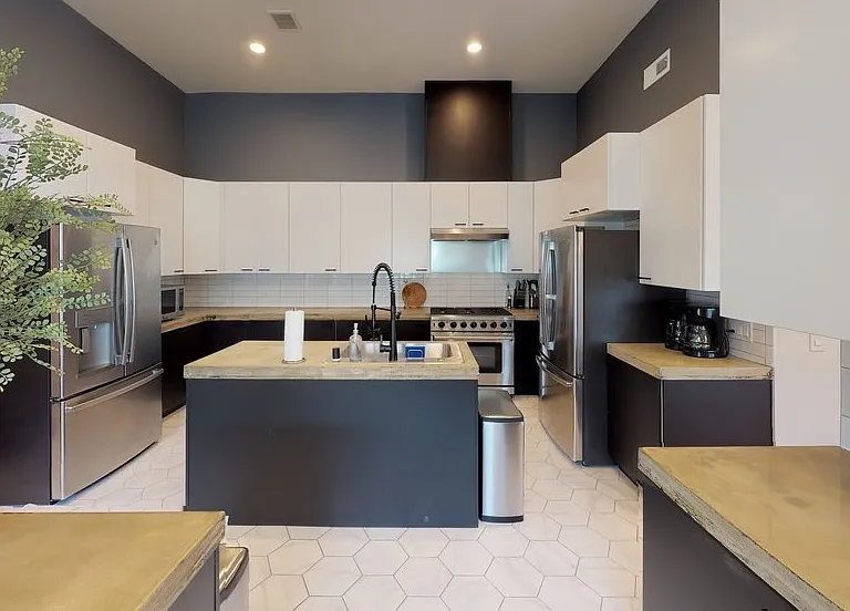 19Cottage - Private Rooms in Coliving Building — Photo 5
