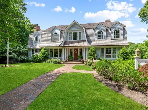 5 Fox Hunt Court, Cold Spring Harbor, NY 11724