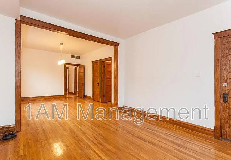 3228 N Lawndale Ave #2 — Photo 2