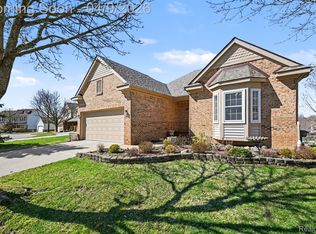 30949 Tanglewood Dr, Novi, MI