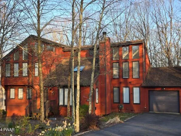 143 Rivendell Dr, Tamiment, PA 18371